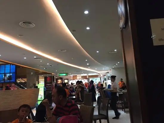 Gambar Makanan Madame Sari Restaurant 13