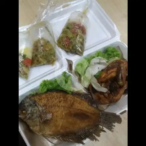 Gambar Makanan Ayam Pecak Mbok Rina, Jamin Ginting 599 Padang Bulan. 4
