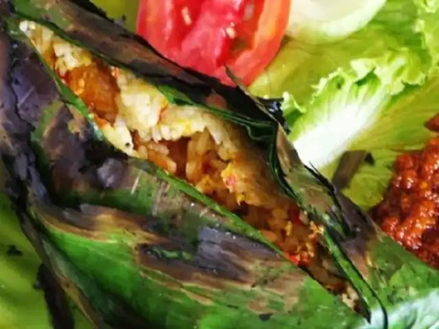 Nasi Bakar Milia, Kedamaian