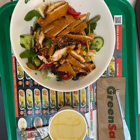 Green Salads'nin yemek ve ambiyans fotoğrafları 3