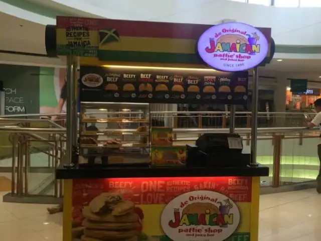 de Original Jamaican Pattie Shop and Juice Bar