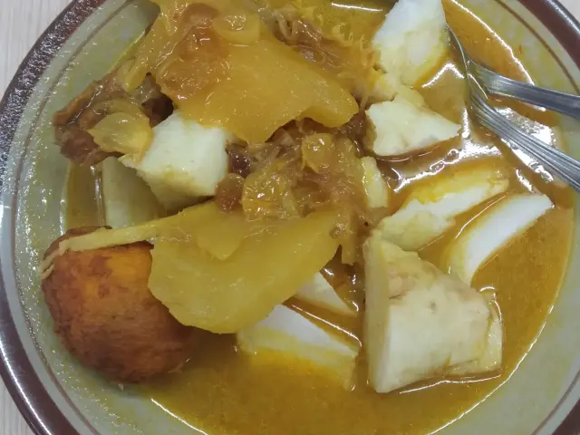 Gambar Makanan Ketupat Sayur Mandala 11