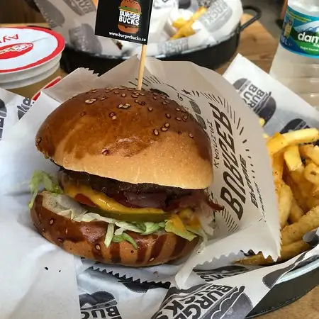 Burger Bucks'nin yemek ve ambiyans fotoğrafları 12