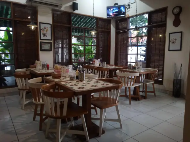 Gambar Makanan Mlinjo cafe and resto 11