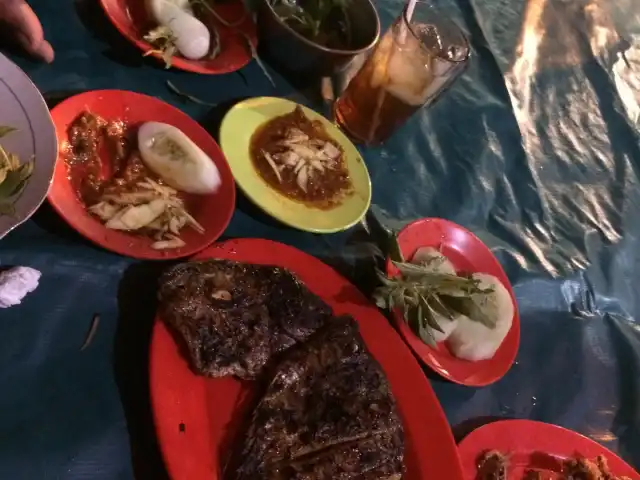 Gambar Makanan Ikan Bakar & Seafood Pasar Genteng 2