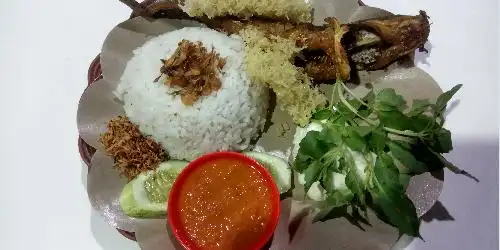 Pecel Lele Dan Ayam Serundeng Kriuk Om Dung, Bekasi Timur