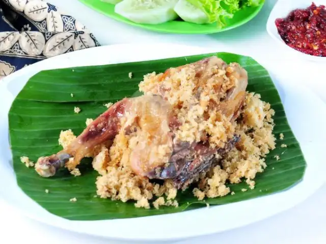 Gambar Makanan Ayam Goreng Mbok Berek Ny Astuti, Dapur Bersama Kebon Jeruk 2