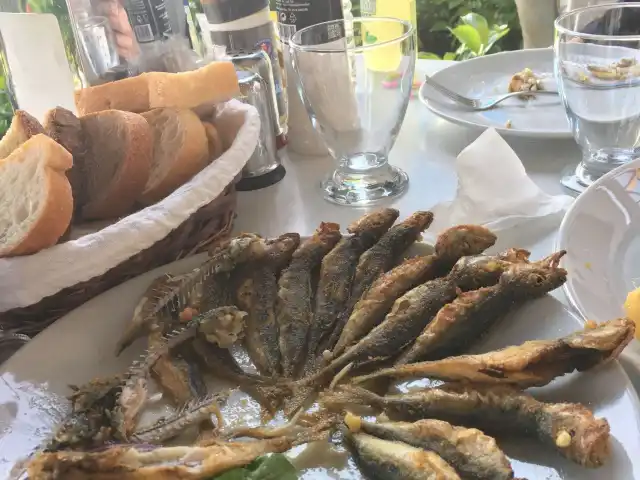 Tarihi Menekşe Balıkçısı'nin yemek ve ambiyans fotoğrafları 15