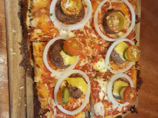 Gambar Makanan Pizza E Birra 11