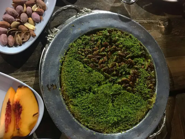 Ehdişam Künefe'nin yemek ve ambiyans fotoğrafları 22