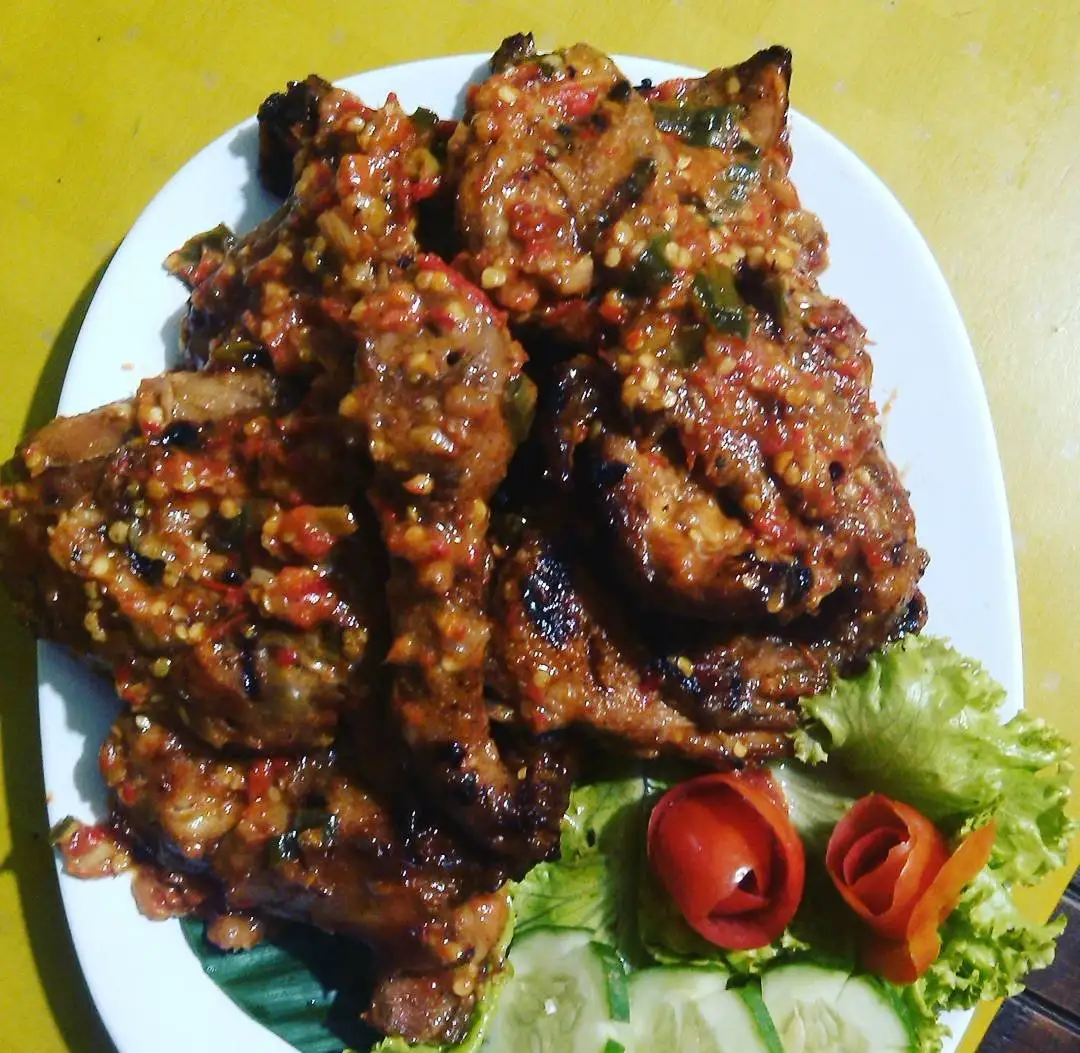 Ayam Bakar Langganan Bu Sucik