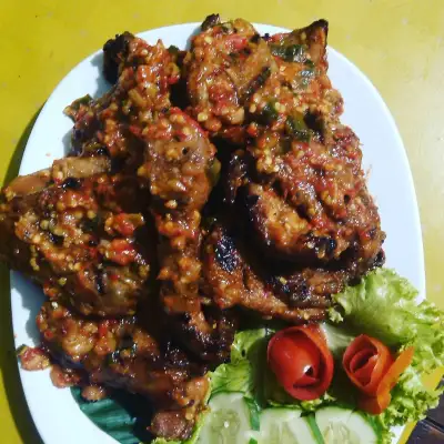 Ayam Bakar Langganan Bu Sucik