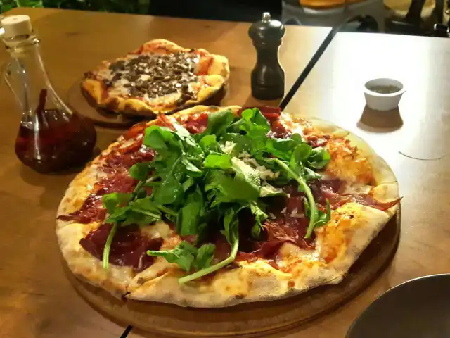 Pizza İl Forno'nin yemek ve ambiyans fotoğrafları 16