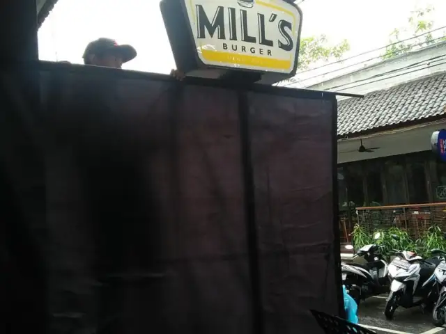 Gambar Makanan Mill's Burger 7