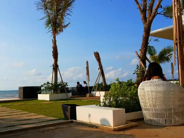 Gambar Makanan Seaside Beach Resto & Lounge 2