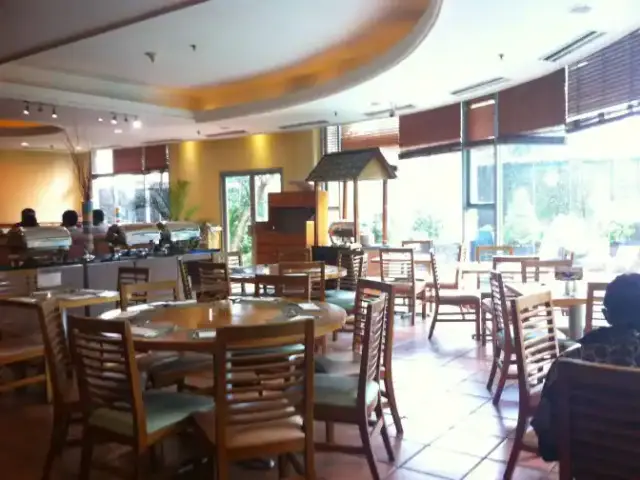 La Table - Hotel Ibis Jakarta Slipi