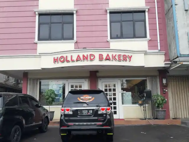 Holland Bakery