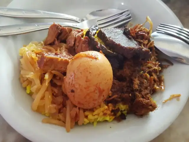 Gambar Makanan Nasi Kuning Riburane 5