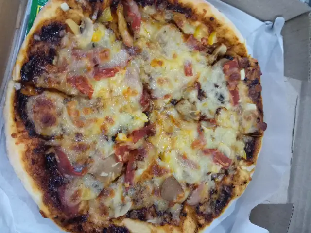 Gambar Makanan Pizza Prank 3