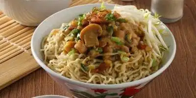 Mie Ayam Wonogiri ( Bolot ), Kasuari