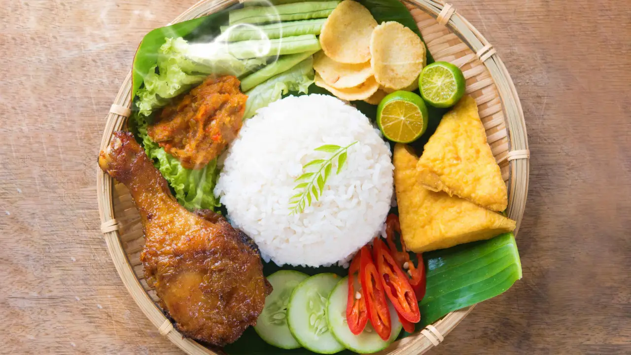 NASI MEKNOR