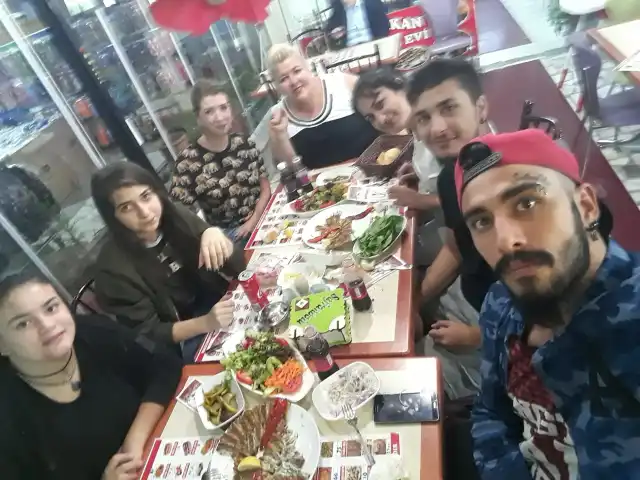 AYABAKAN CANLI BALIK VE PİŞİRME EVİ'nin yemek ve ambiyans fotoğrafları 1