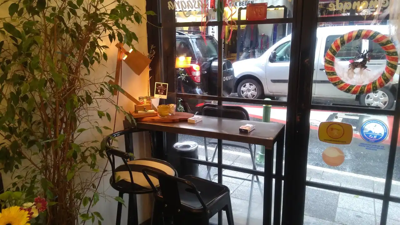 Cafe 37/A
