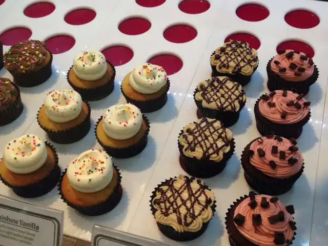 Gambar Makanan Twelve Cupcakes 16