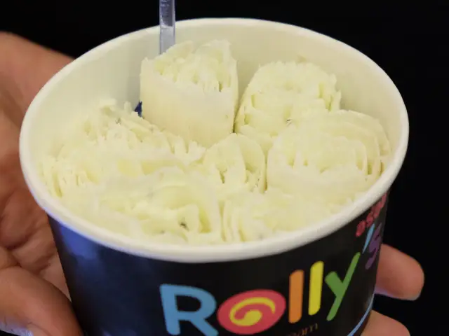 Gambar Makanan Rolly's Thai Ice Cream 3