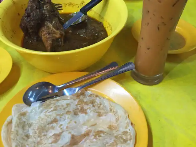 Roti Canai Kari Tulang Bunut Payung Food Photo 6