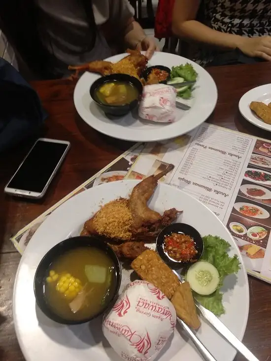 Gambar Makanan Ayam Goreng Karawaci 14