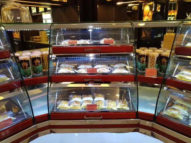 Gambar Makanan Holland Bakery 17