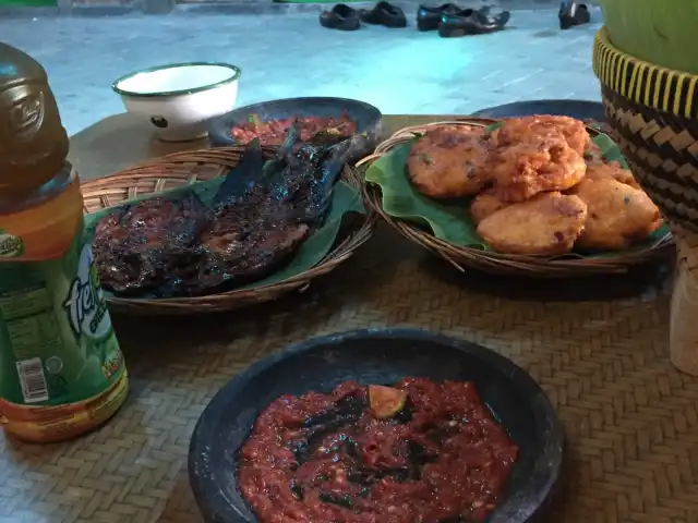 Gambar Makanan Warung Nasi Sambelan Bu Ipong 2