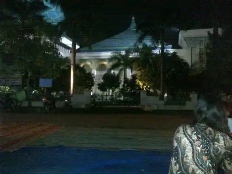 Gambar Makanan Pusat Jajanan Masjid Agung 15