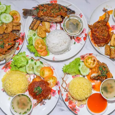 Nasi Ayam Warisan Bonda