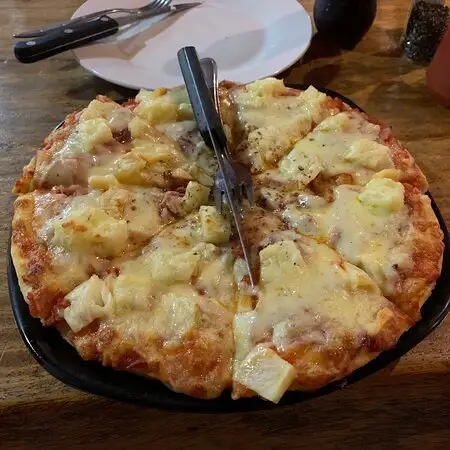 Gambar Makanan Tuktuk Pizzeria Restaurant 9