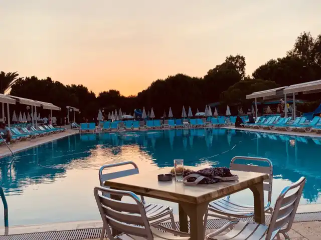 Batıhan Beach Resort Restaurant'nin yemek ve ambiyans fotoğrafları 2