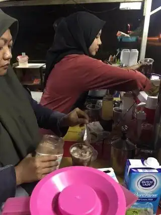 Kedai Burger Pakmi kg Jong