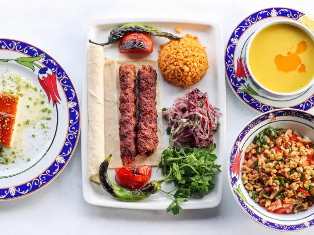 Ramazan Bingöl Kebap & Lahmacun'nin yemek ve ambiyans fotoğrafları 1