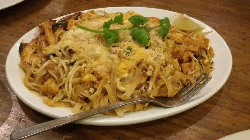 Happy Thai Food Photo 13