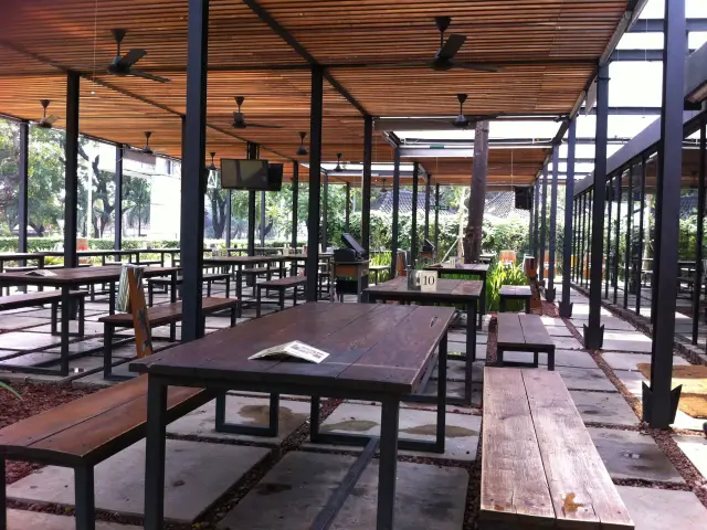 Gambar Makanan Beer Garden 11