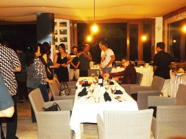 Gambar Makanan Locale Bar & Cafe at The Dipan Resort 4
