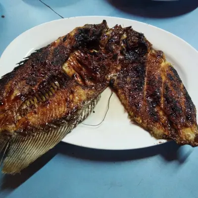 Ikan Bakar Seafood Genteng Besar
