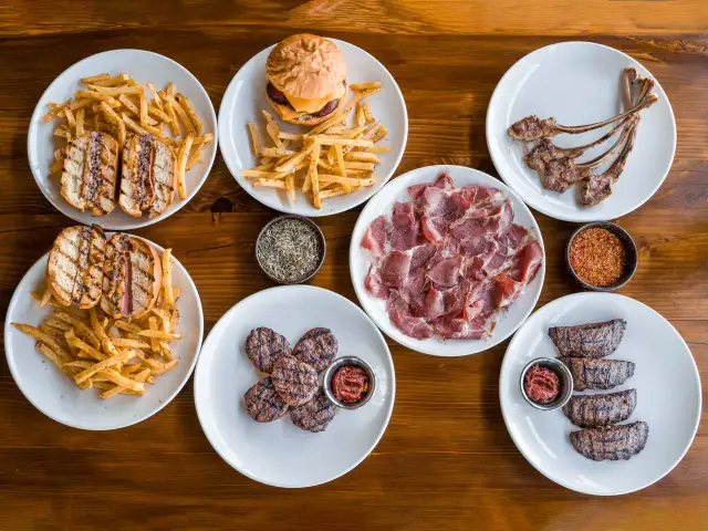 Gurme Steakhouse'nin yemek ve ambiyans fotoğrafları 1