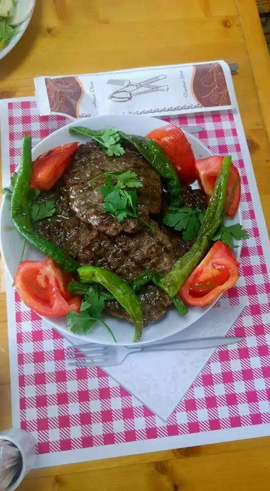 Kuzu Çevirme Sırık Kebabı'nin yemek ve ambiyans fotoğrafları 1