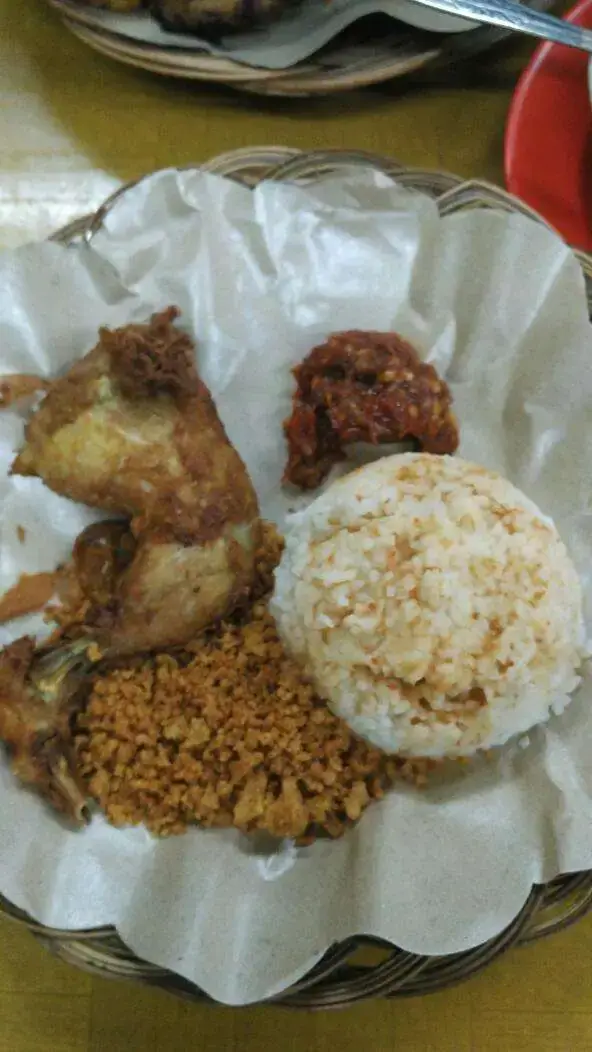 Gambar Makanan Bebek Goreng Kremes Monggo 8