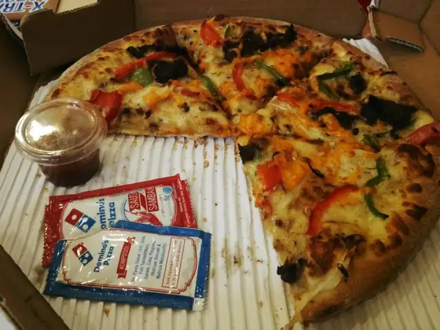 Gambar Makanan Domino's Pizza Plaza Pondok Gede 3