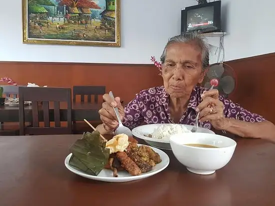 Gambar Makanan Warung Babi Guling Amerta Sari 14