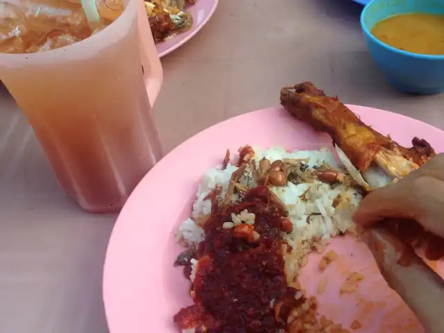 Kedai nasi lemak kg.darat Food Photo 16