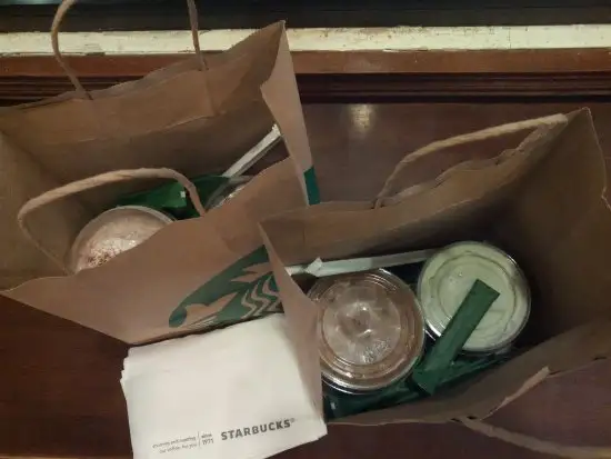 Gambar Makanan Starbucks Ngurah Rai 16